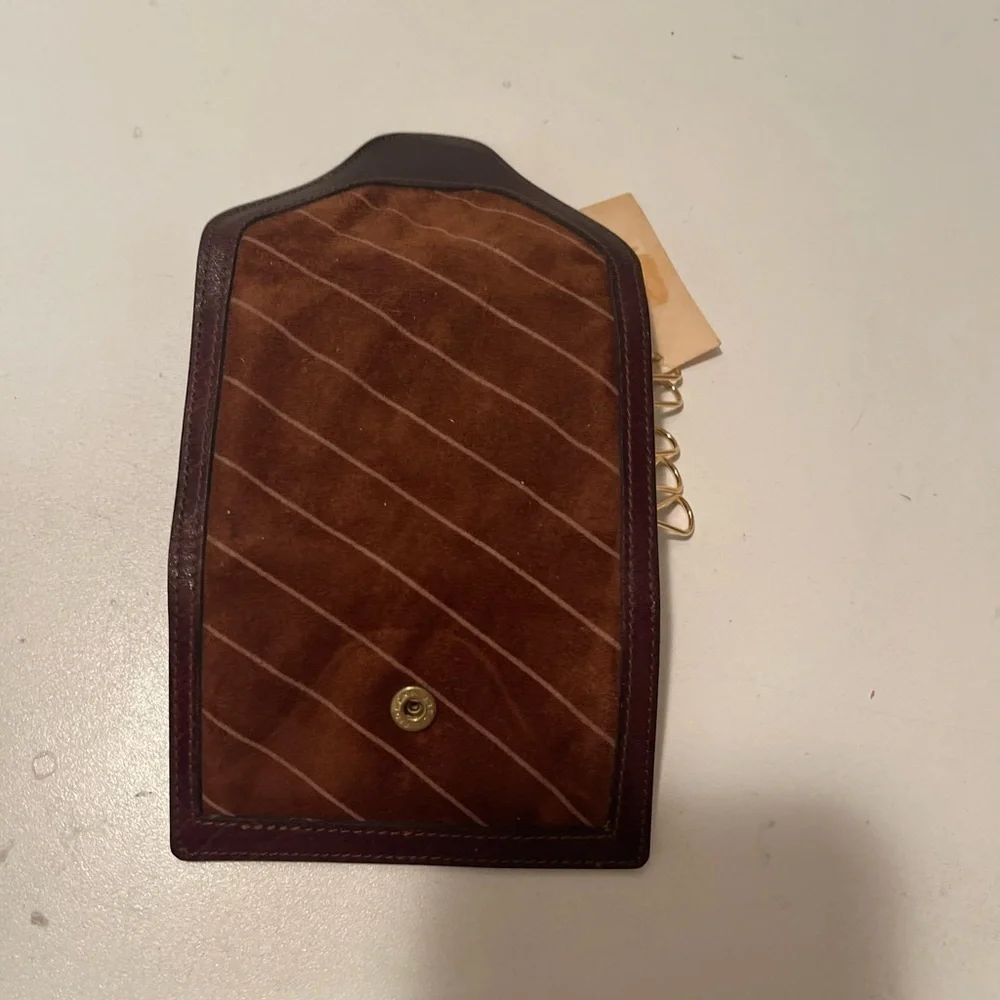 Bosca beautiful new keyholder with packets. seude with brown leather